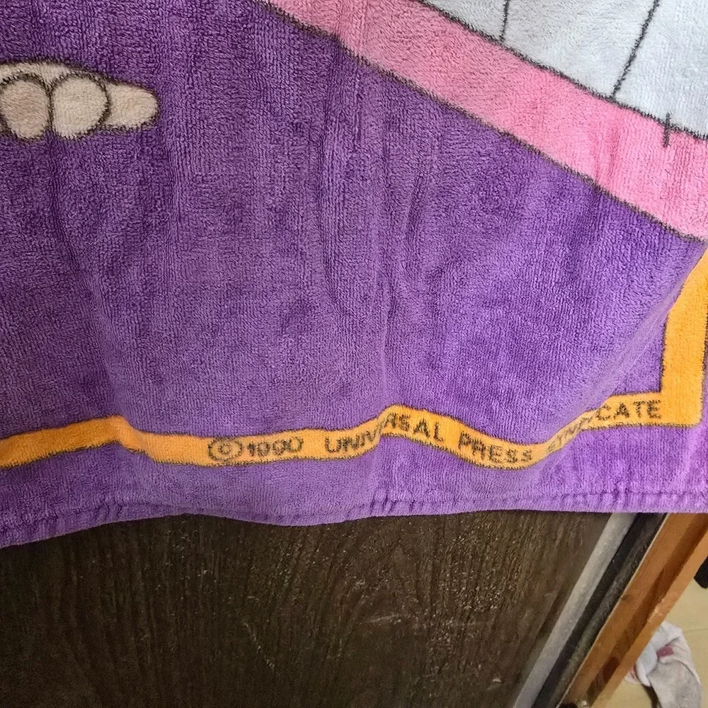 1990 Universal Press Syndicate Towel I'M Stunning! Mirror Used Cathy Guisewite